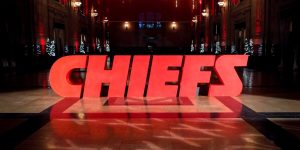 Chiefs sign at Union Station picture